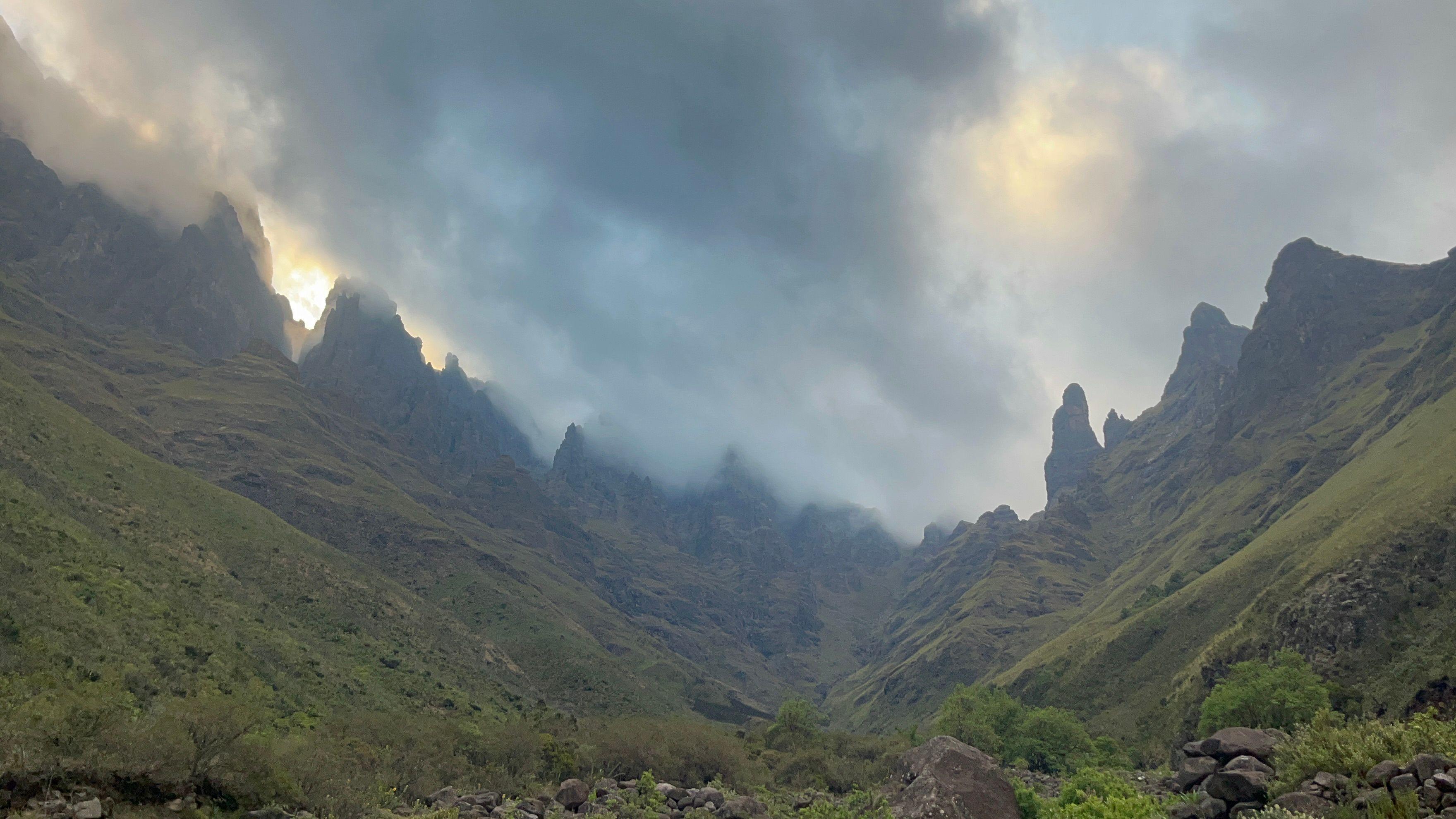 Drakensberg: Cathedral Peak