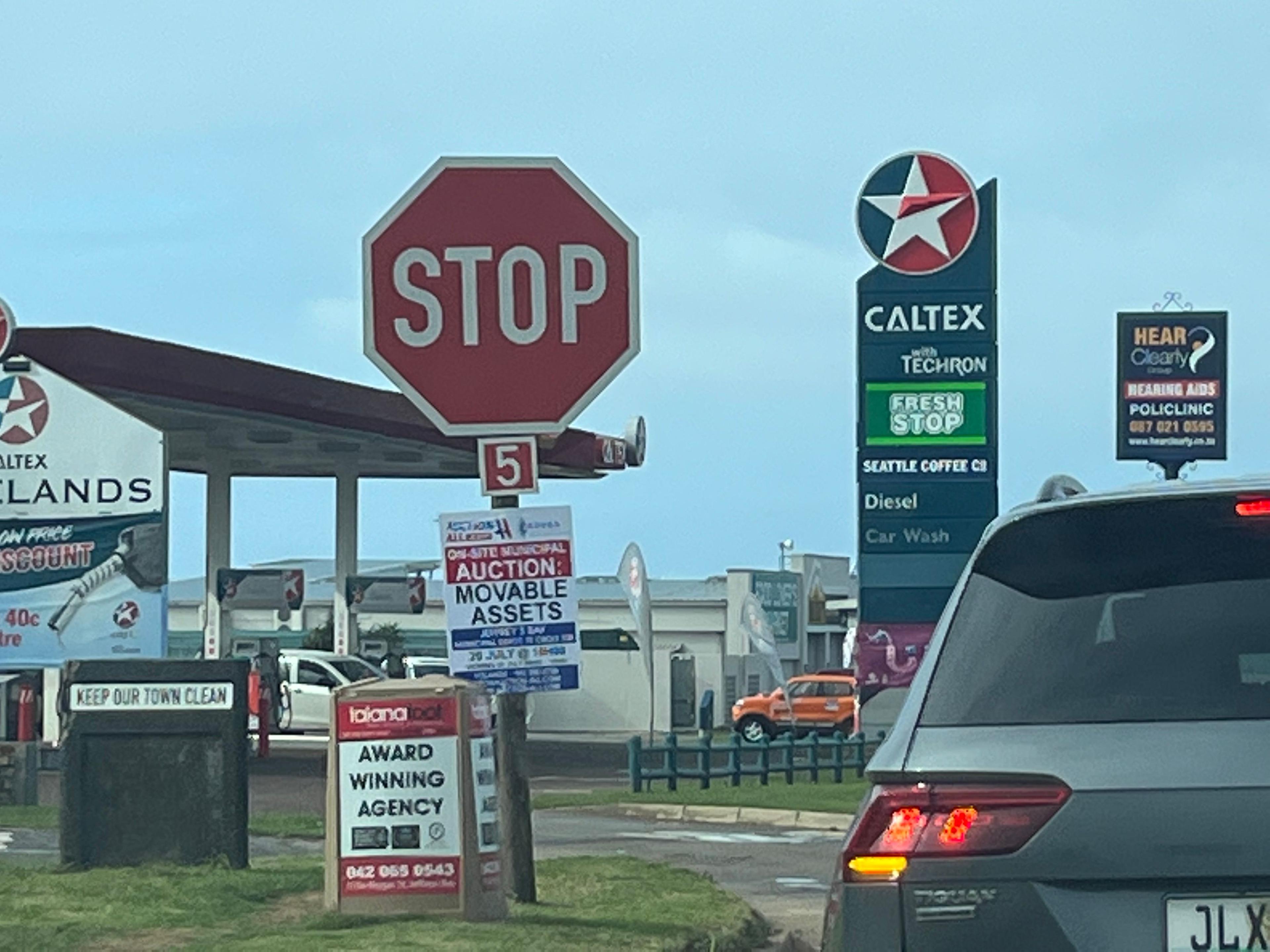 On smoking and five-way stop streets